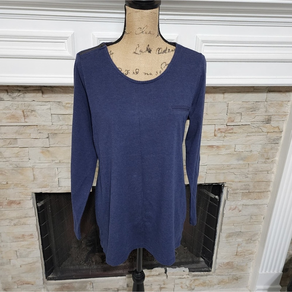 Soft Surroundings blue zippered shoulder long sleeve top size medium‎